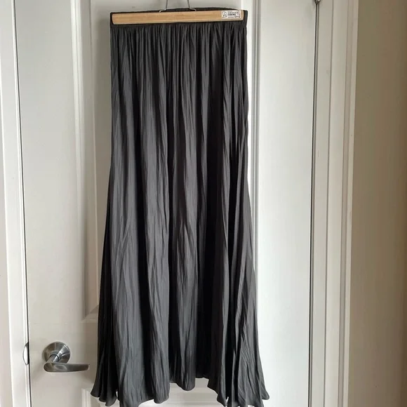 NWT Zara pleated skirt - Picture 3 of 9